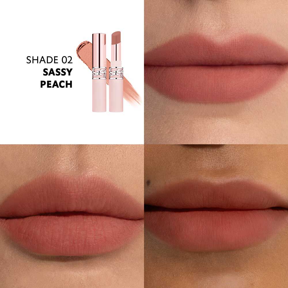 YSL LOVENUDE Lip Blusher, schaduw 2. Multiframe close-up van lippen die het product dragen.
